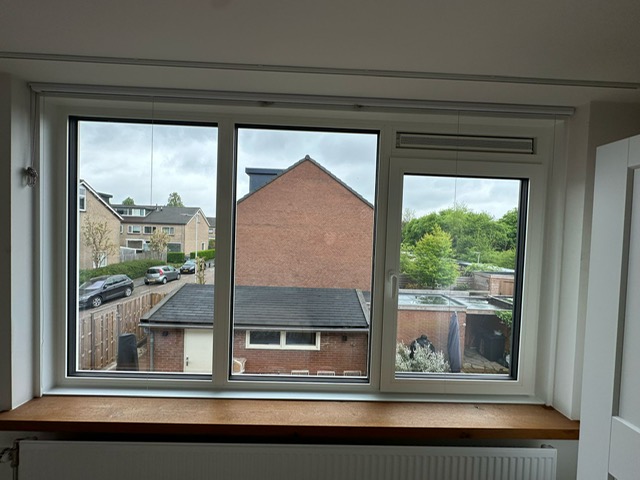 Detail van hoogwaardig kunststof kozijn met uitstekende isolatiewaarden in woning Bergschenhoek