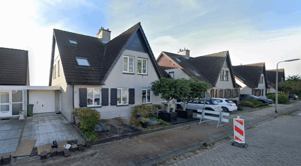 Nieuwe kunststof dakkapel kozijnen geïnstalleerd aan de Kratonlaan in Zevenhuizen