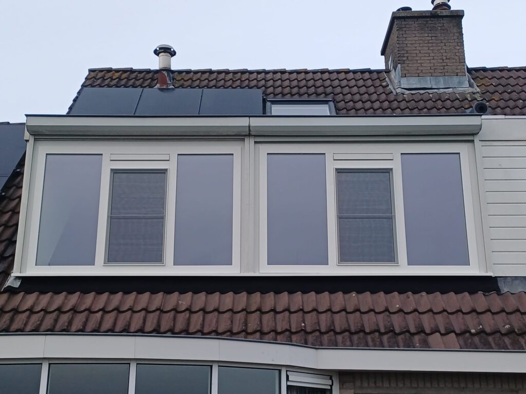 Vakkundige montage van kunststof kozijnen voor dakkapel in Zevenhuizen