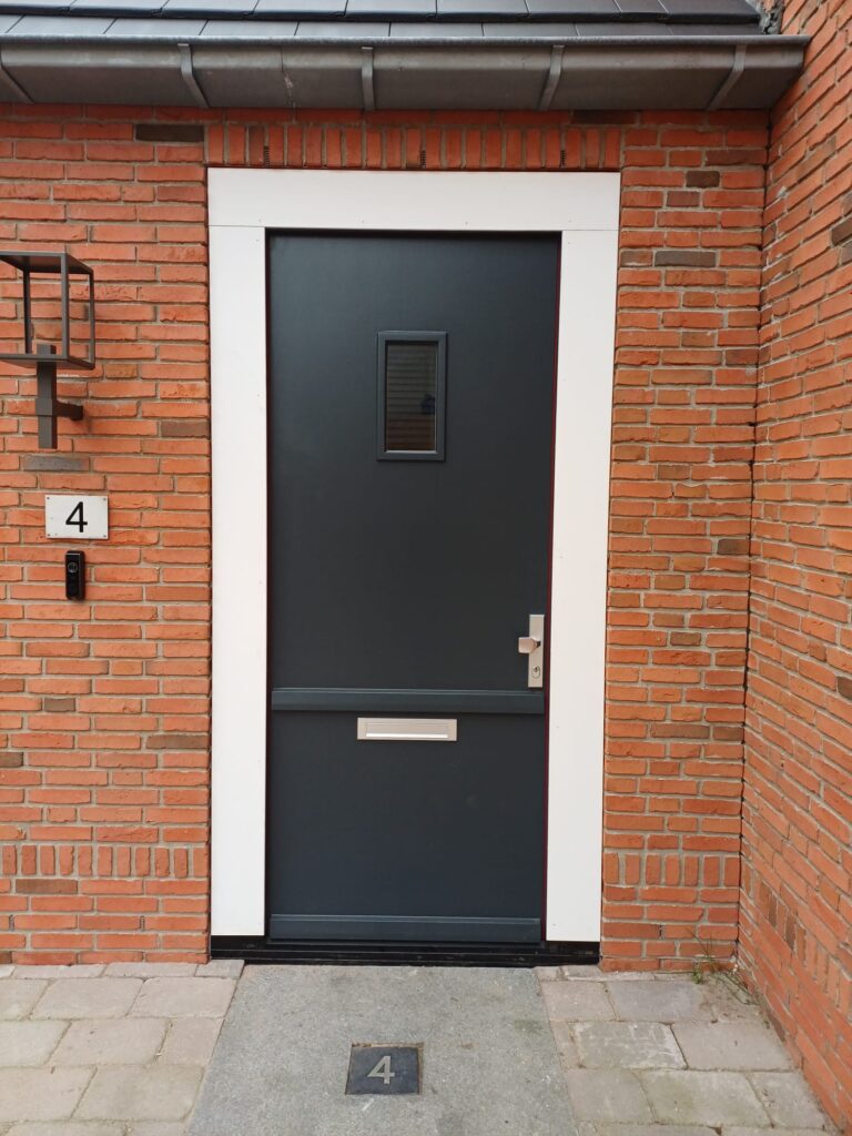 houten-deur-met-kozijn-delft