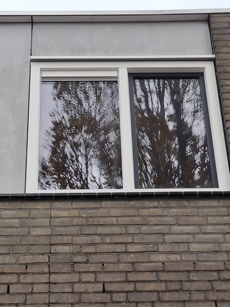 Nieuw geplaatste foliewitte kunststof kozijnen in Zoetermeer.